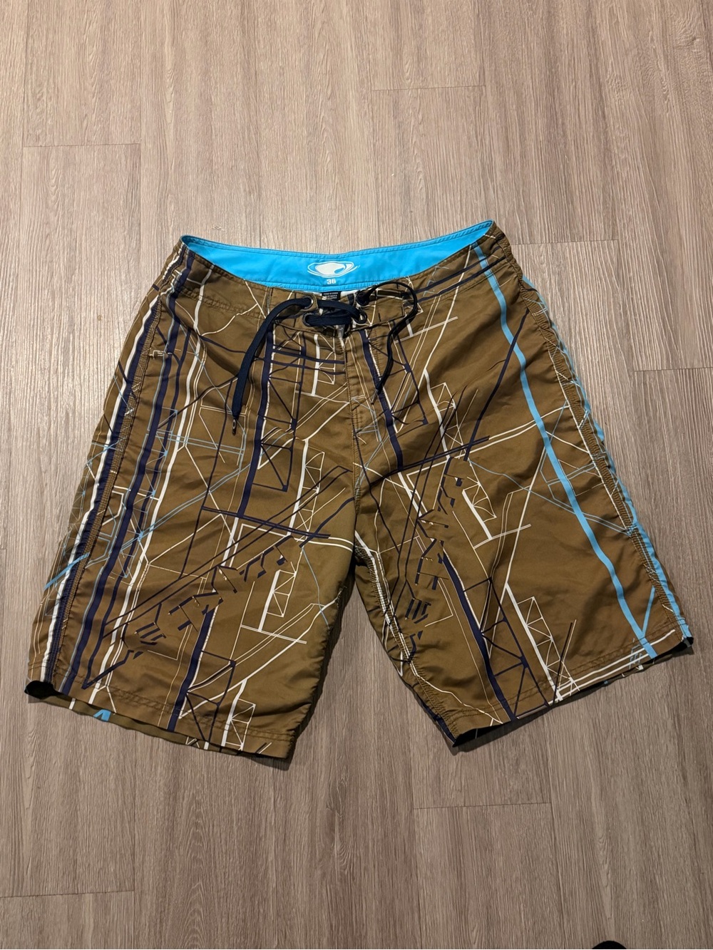 VTG Y2K Oakley Board Shorts Mens 36 Brown Comb Travel Monogram Pockets